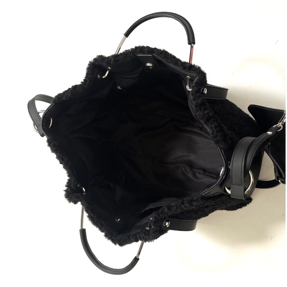 House of Harlow 1960 Black Sherpa Crossbody and shoulder Tote bag. - Picture 5 of 9